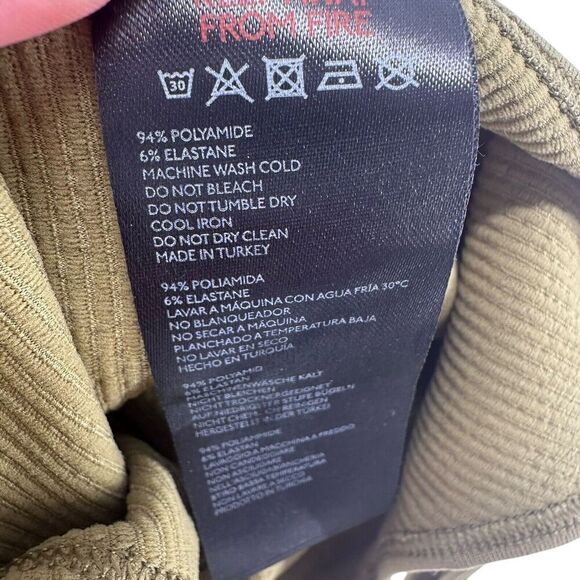 Urban Outfitters Crop Top Green Size S Ribbed Corset Stretch Scoop Neck Basic - Picture 6 of 6